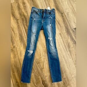 Hollister ripped jean